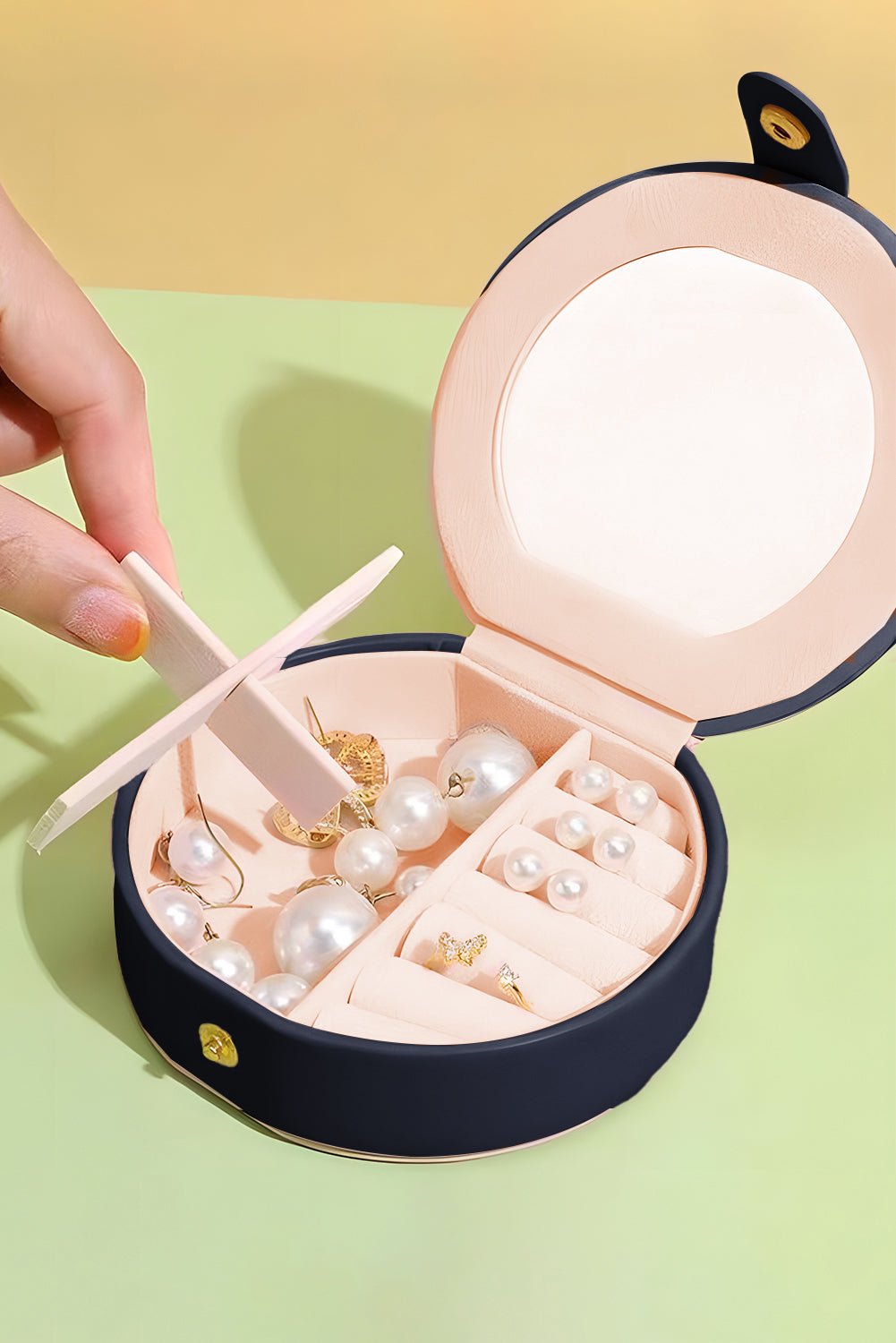 Light Pink Jewelry Organizer Case With Mirror