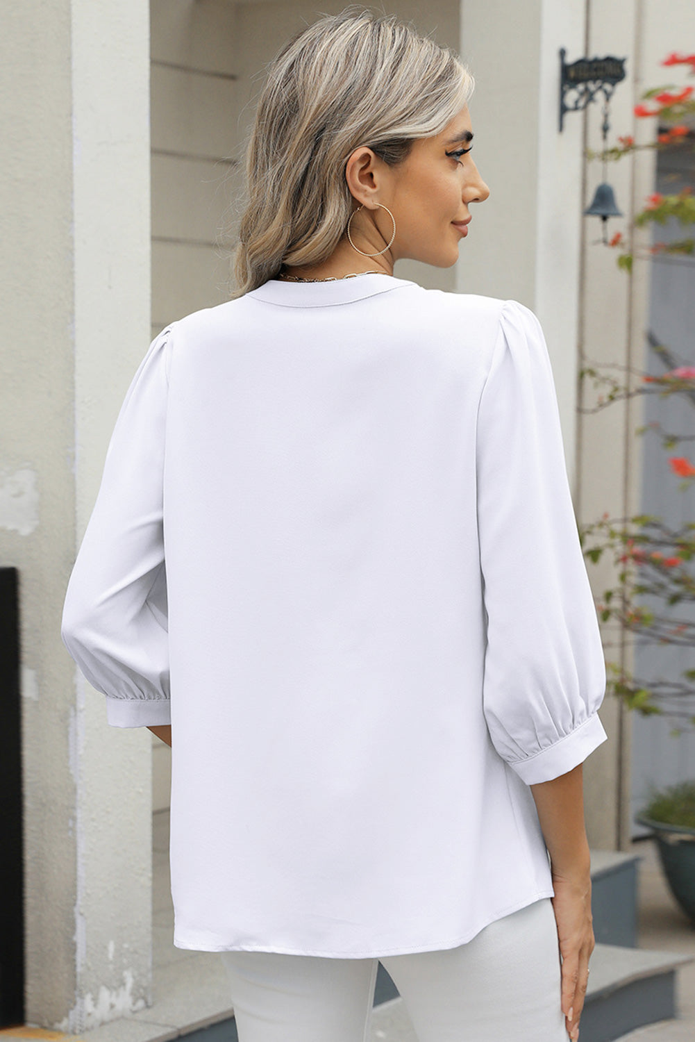 White Elegant V-neck Chiffon Pleated Blouse